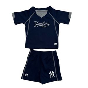 Majestic NY Yankees infant shorts and tee set